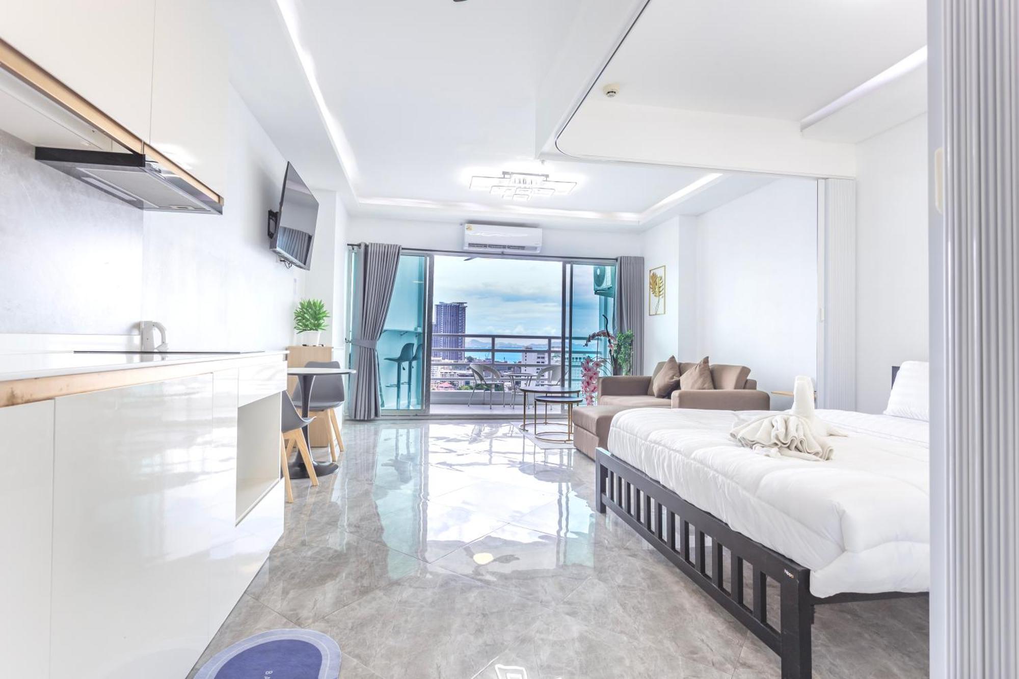 View Talay 5 Jomtien Beachfront Pattaya Exterior photo